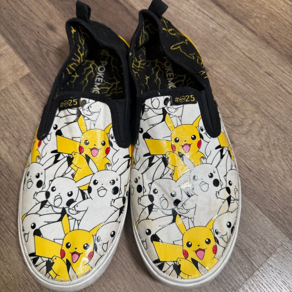Pokémon Pikachu Slip On Shoes Men’s Size 12 Black Yellow Licensed Nintendo